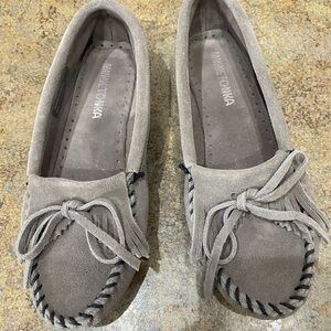 Minnetonka Gray Moccasins with Suede Finish and Decorative Bow